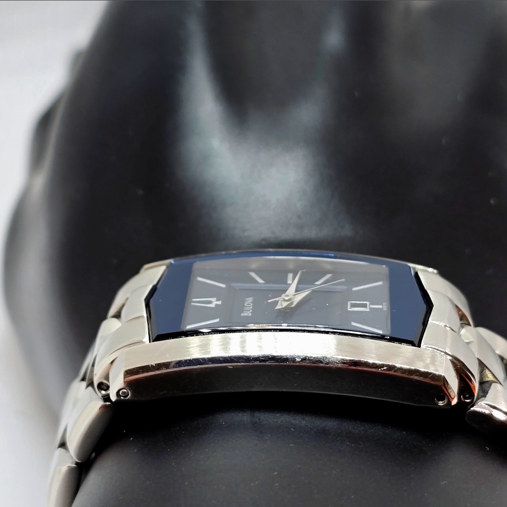 ✨️Bulova✨️ Classic Blue Dial Watch - Picture 9 of 11